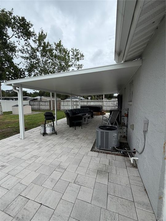For Sale: $424,000 (2 beds, 2 baths, 1078 Square Feet)
