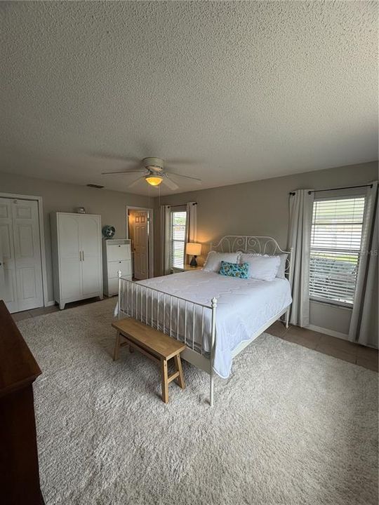 For Sale: $424,000 (2 beds, 2 baths, 1078 Square Feet)