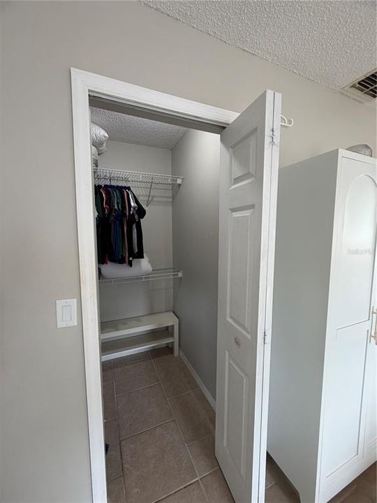 For Sale: $424,000 (2 beds, 2 baths, 1078 Square Feet)