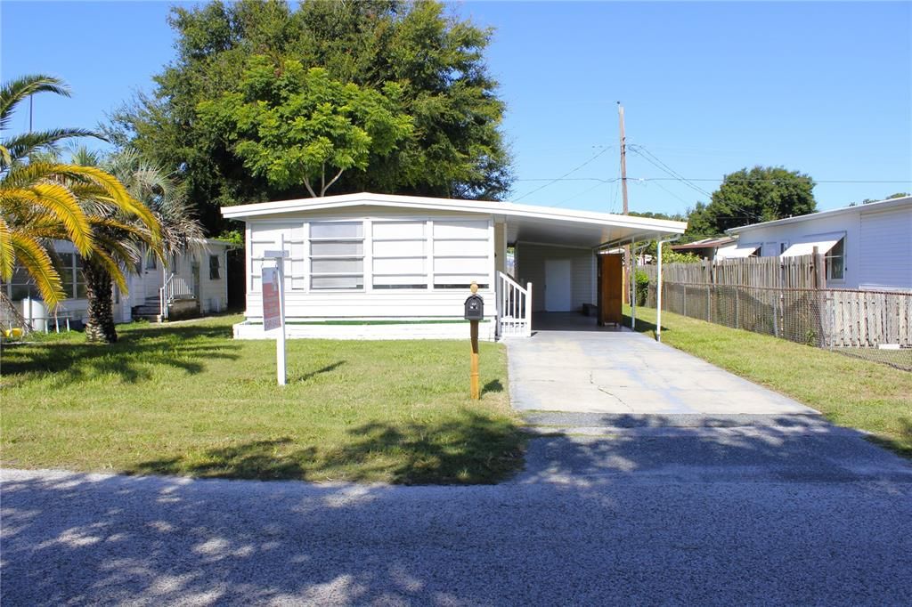 For Sale: $125,000 (2 beds, 2 baths, 800 Square Feet)