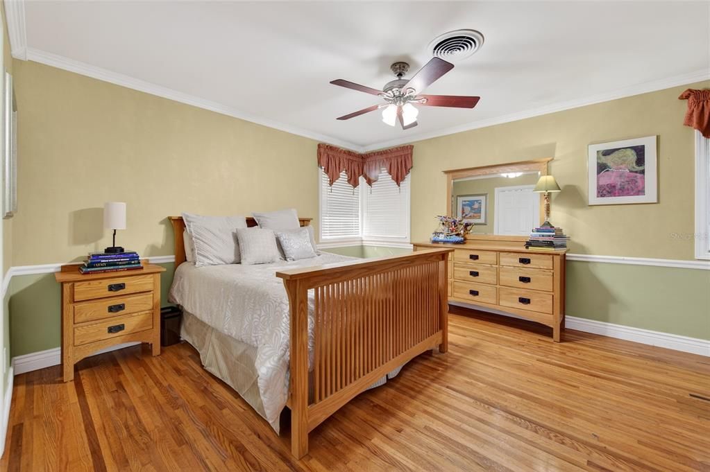 For Sale: $1,200,000 (4 beds, 2 baths, 2281 Square Feet)