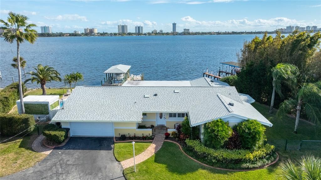 For Sale: $1,200,000 (4 beds, 2 baths, 2281 Square Feet)