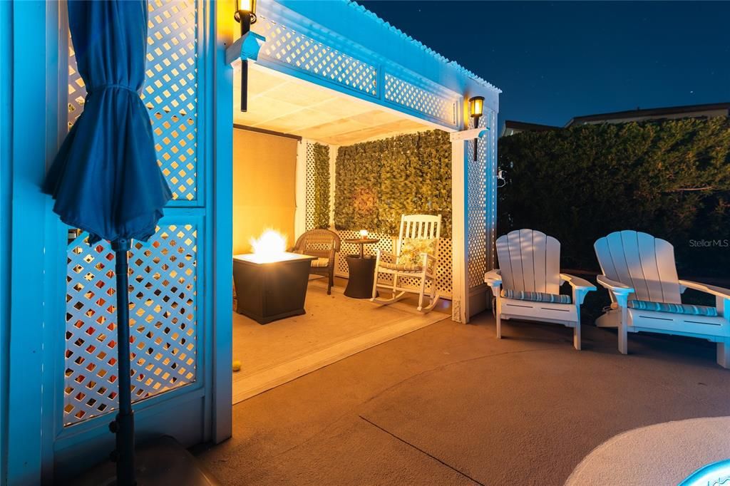 For Sale: $1,200,000 (4 beds, 2 baths, 2281 Square Feet)