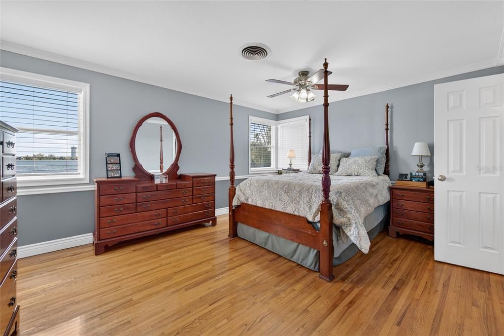For Sale: $1,200,000 (4 beds, 2 baths, 2281 Square Feet)