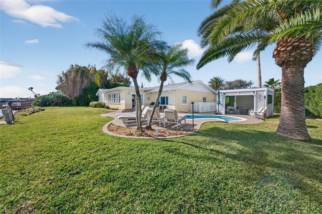 For Sale: $1,200,000 (4 beds, 2 baths, 2281 Square Feet)