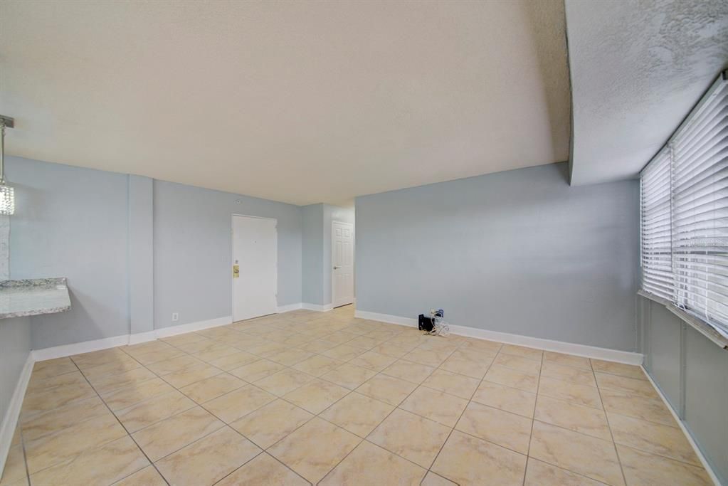 На продажу: $107,000 (2 спален, 1 ванн, 957 Квадратных фут)