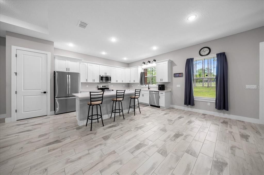 For Sale: $459,900 (3 beds, 2 baths, 1868 Square Feet)