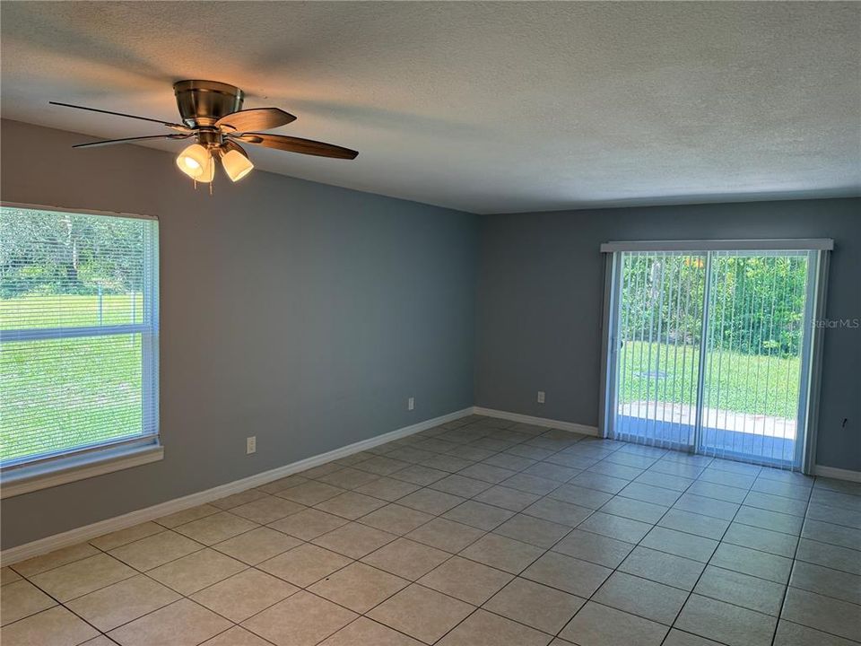 For Rent: $1,150 (2 beds, 1 baths, 792 Square Feet)
