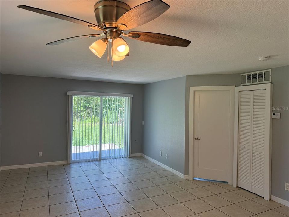 For Rent: $1,150 (2 beds, 1 baths, 792 Square Feet)