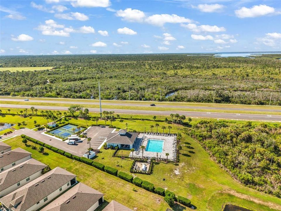 На продажу: $299,900 (2 спален, 2 ванн, 1554 Квадратных фут)
