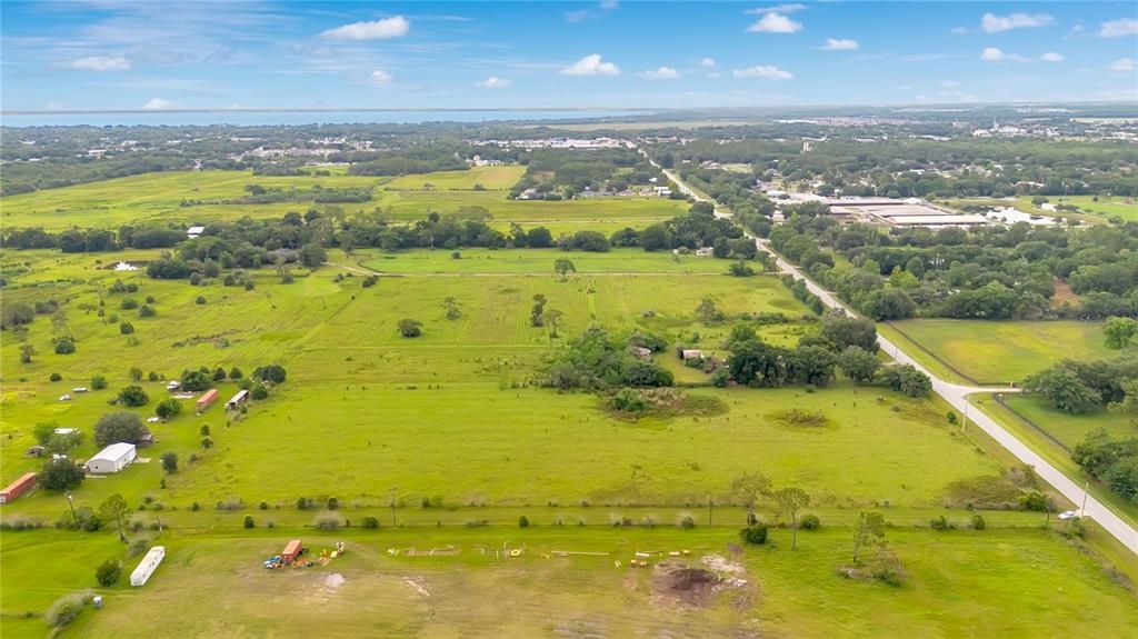 待售: $600,000 (5.03 acres)