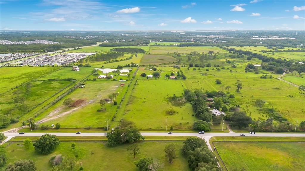 待售: $600,000 (5.03 acres)