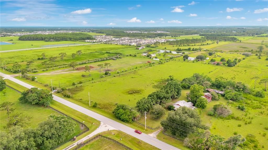 待售: $600,000 (5.03 acres)