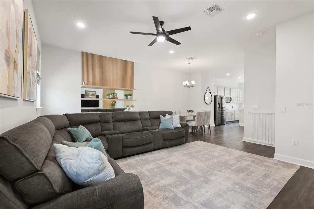 For Sale: $464,900 (4 beds, 3 baths, 1968 Square Feet)