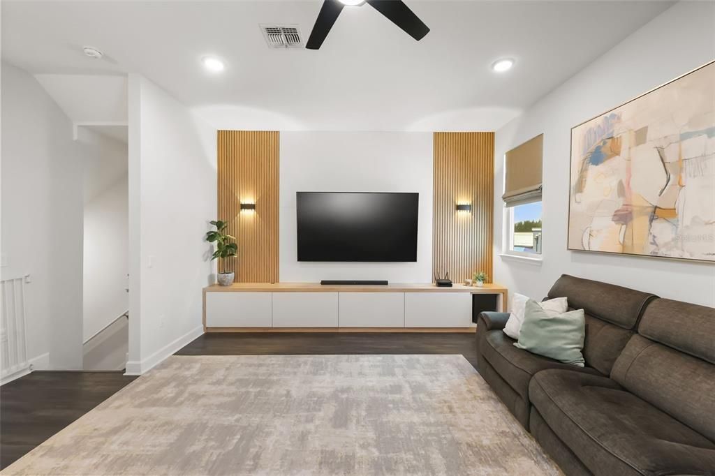 For Sale: $464,900 (4 beds, 3 baths, 1968 Square Feet)