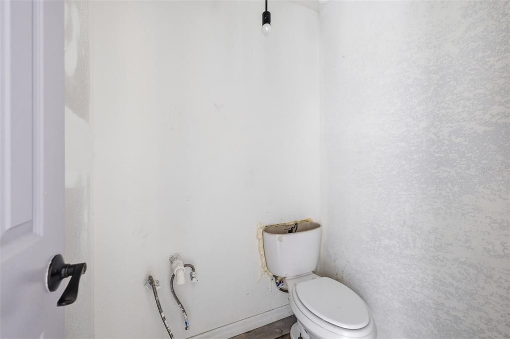 На продажу: $447,900 (5 спален, 0 ванн, 1717 Квадратных фут)