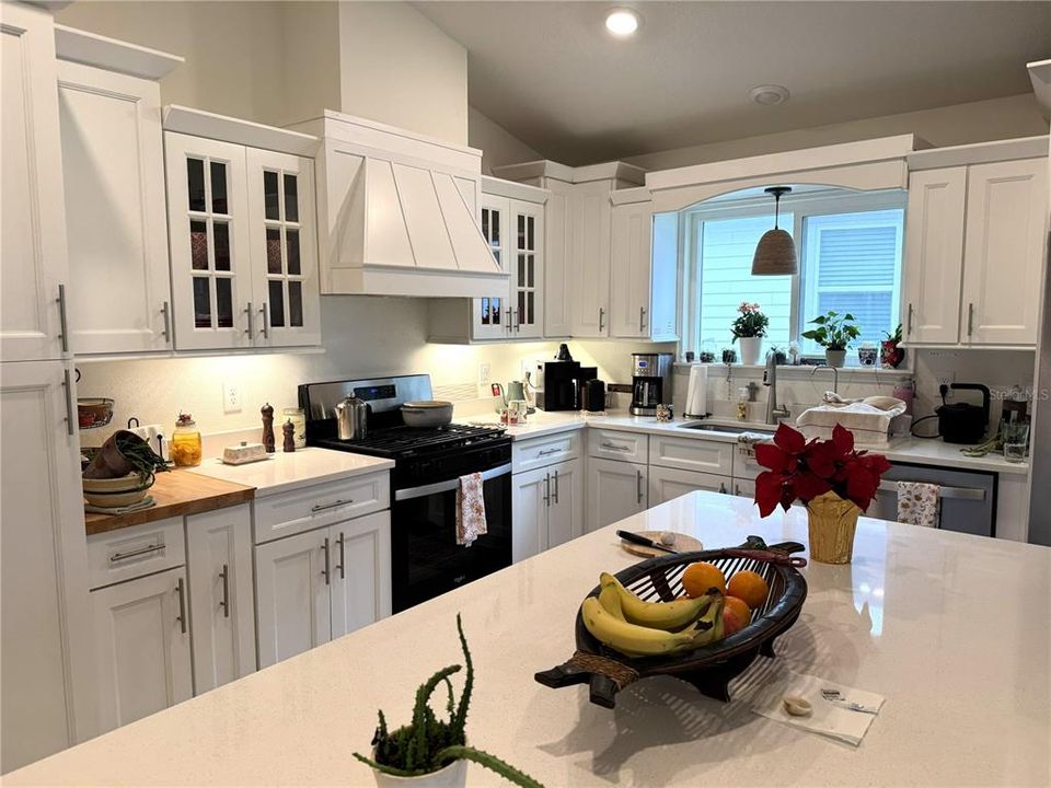 For Rent: $2,700 (3 beds, 2 baths, 1541 Square Feet)