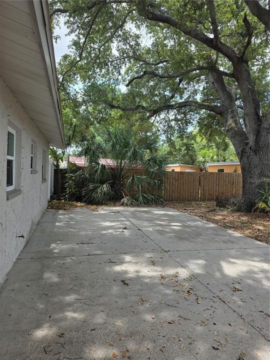 For Rent: $1,375 (2 beds, 1 baths, 1820 Square Feet)