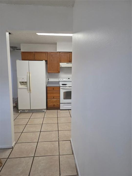 For Rent: $1,375 (2 beds, 1 baths, 1820 Square Feet)