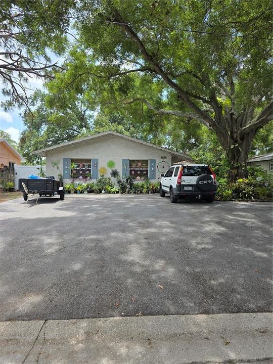 For Rent: $1,375 (2 beds, 1 baths, 1820 Square Feet)