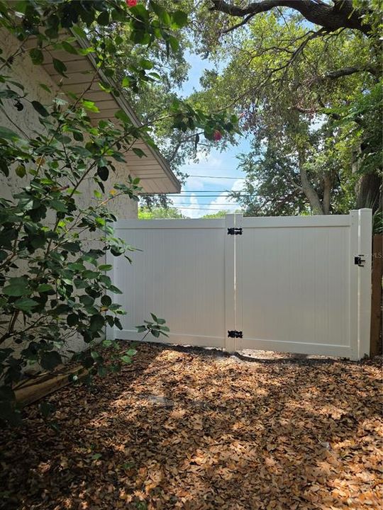 For Rent: $1,375 (2 beds, 1 baths, 1820 Square Feet)
