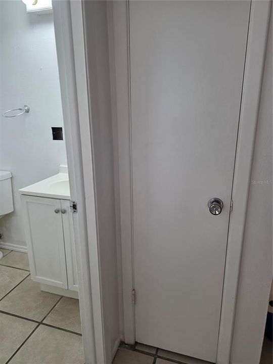 For Rent: $1,375 (2 beds, 1 baths, 1820 Square Feet)