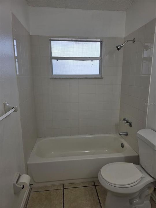 For Rent: $1,375 (2 beds, 1 baths, 1820 Square Feet)