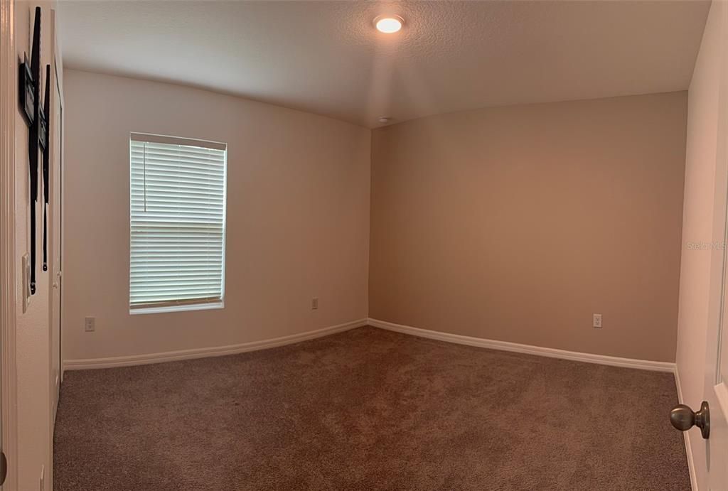 For Rent: $2,300 (4 beds, 2 baths, 1806 Square Feet)