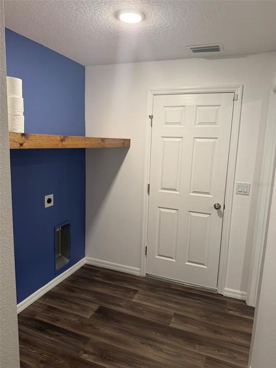 For Rent: $2,300 (4 beds, 2 baths, 1806 Square Feet)