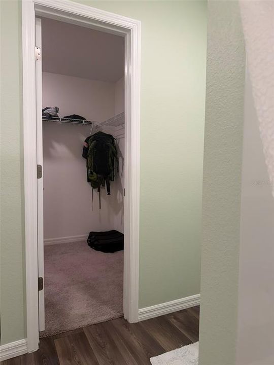 For Rent: $2,300 (4 beds, 2 baths, 1806 Square Feet)