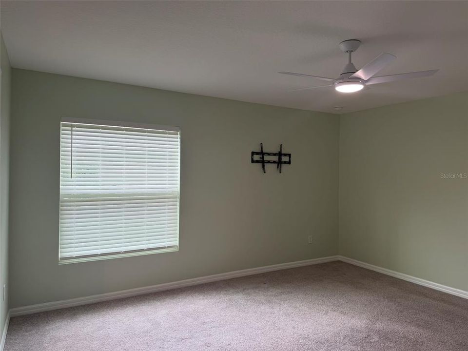 For Rent: $2,300 (4 beds, 2 baths, 1806 Square Feet)