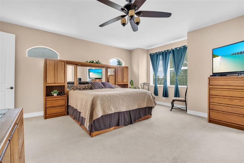 En Venta: $539,900 (3 camas, 3 baños, 2409 Pies cuadrados)