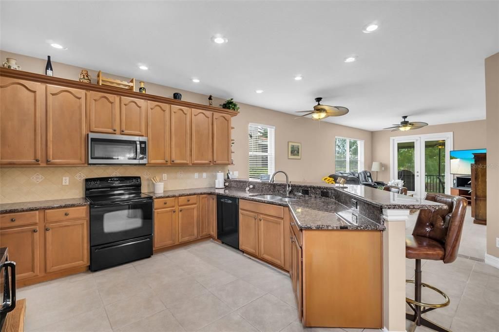 En Venta: $539,900 (3 camas, 3 baños, 2409 Pies cuadrados)
