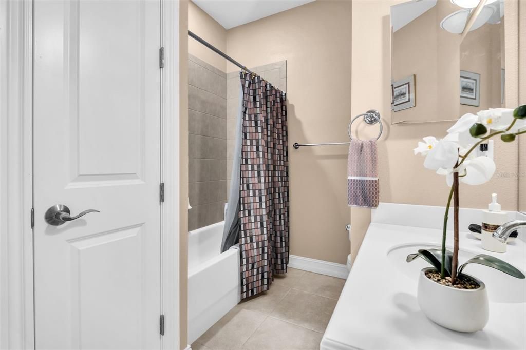 En Venta: $539,900 (3 camas, 3 baños, 2409 Pies cuadrados)