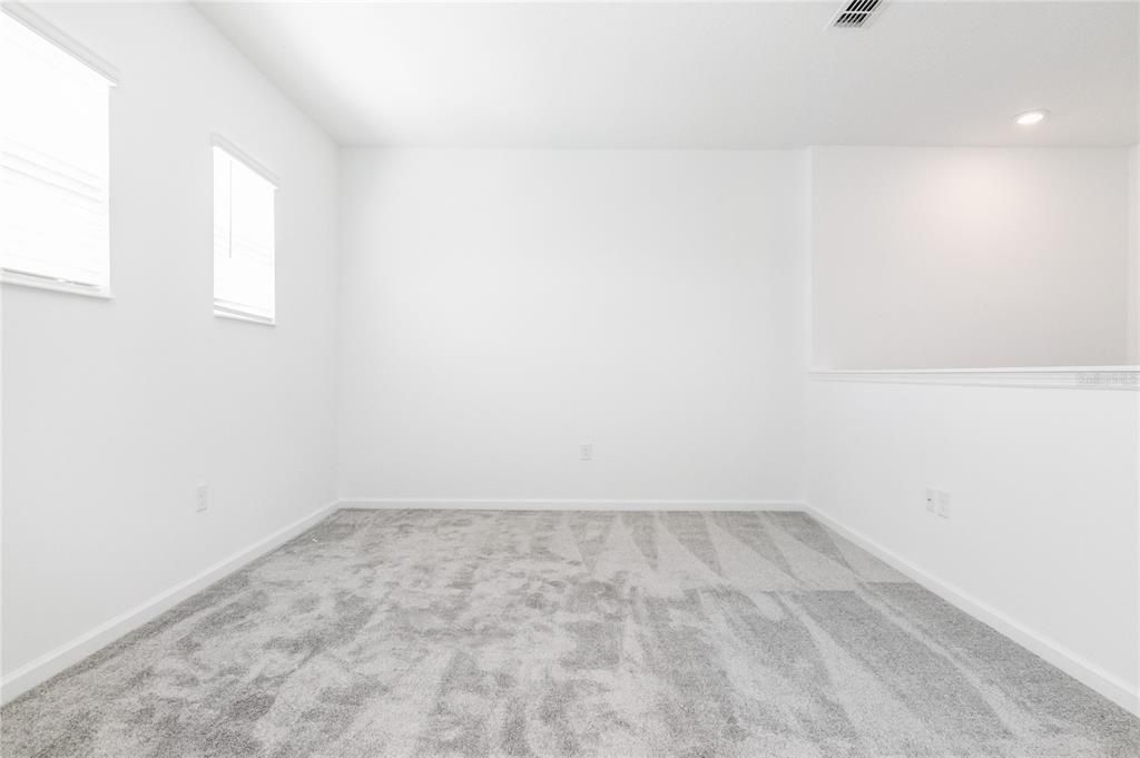 For Rent: $2,550 (6 beds, 3 baths, 2648 Square Feet)