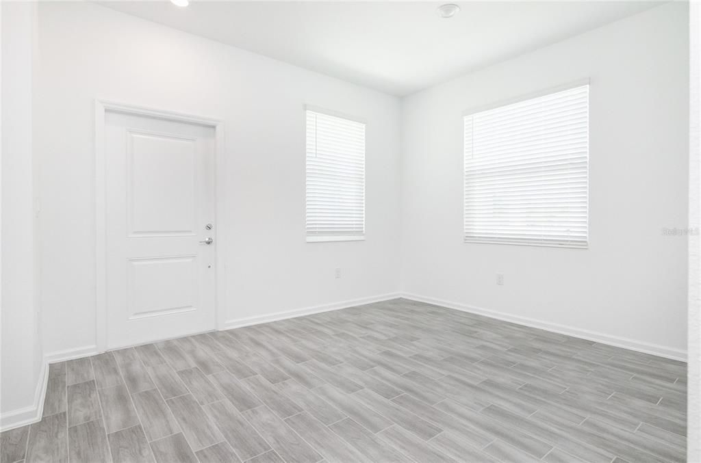For Rent: $2,550 (6 beds, 3 baths, 2648 Square Feet)