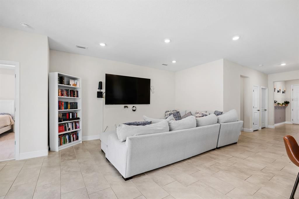 В аренду: $2,850 (4 спален, 2 ванн, 2035 Квадратных фут)