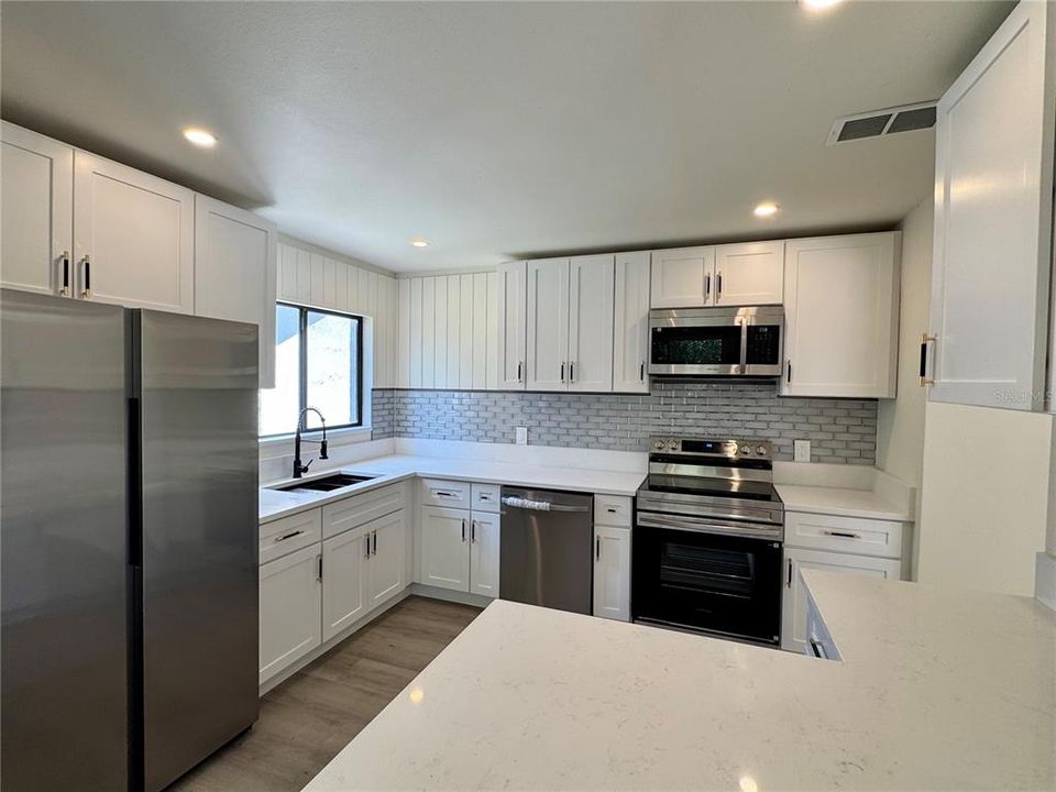 For Sale: $347,490 (3 beds, 2 baths, 1287 Square Feet)
