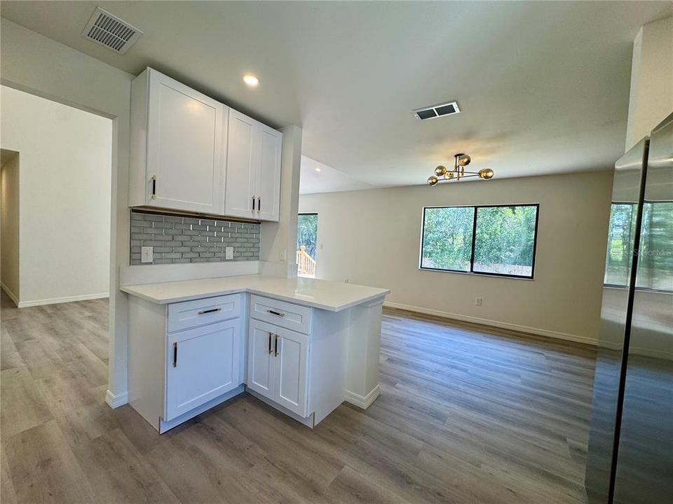 For Sale: $347,490 (3 beds, 2 baths, 1287 Square Feet)