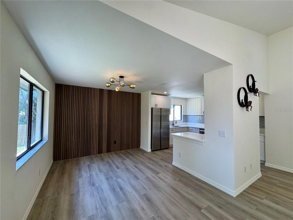 For Sale: $347,490 (3 beds, 2 baths, 1287 Square Feet)