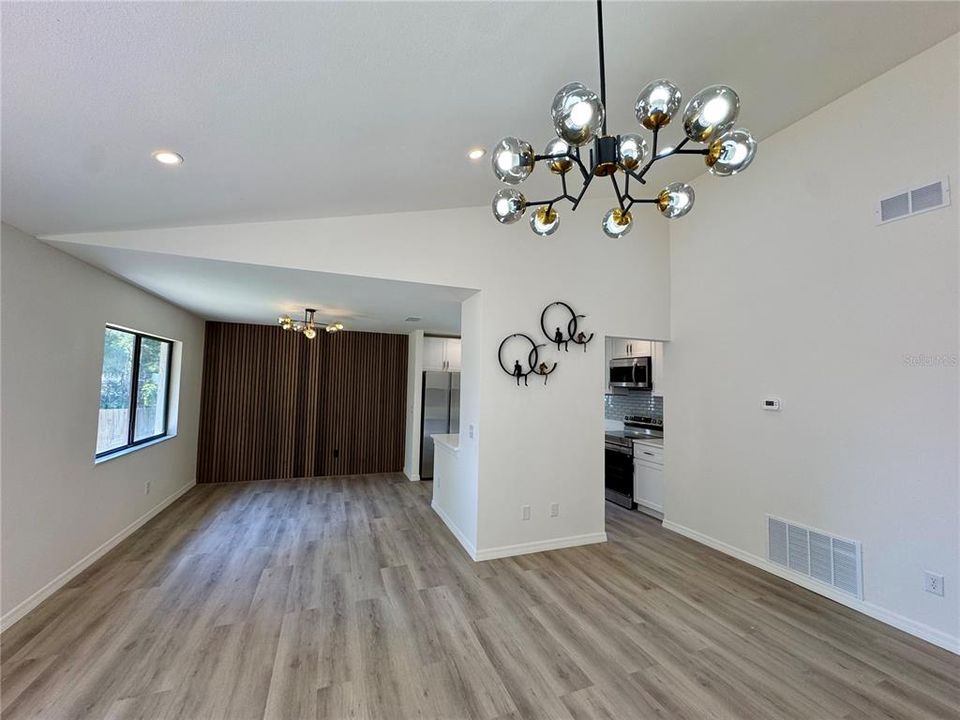 For Sale: $347,490 (3 beds, 2 baths, 1287 Square Feet)