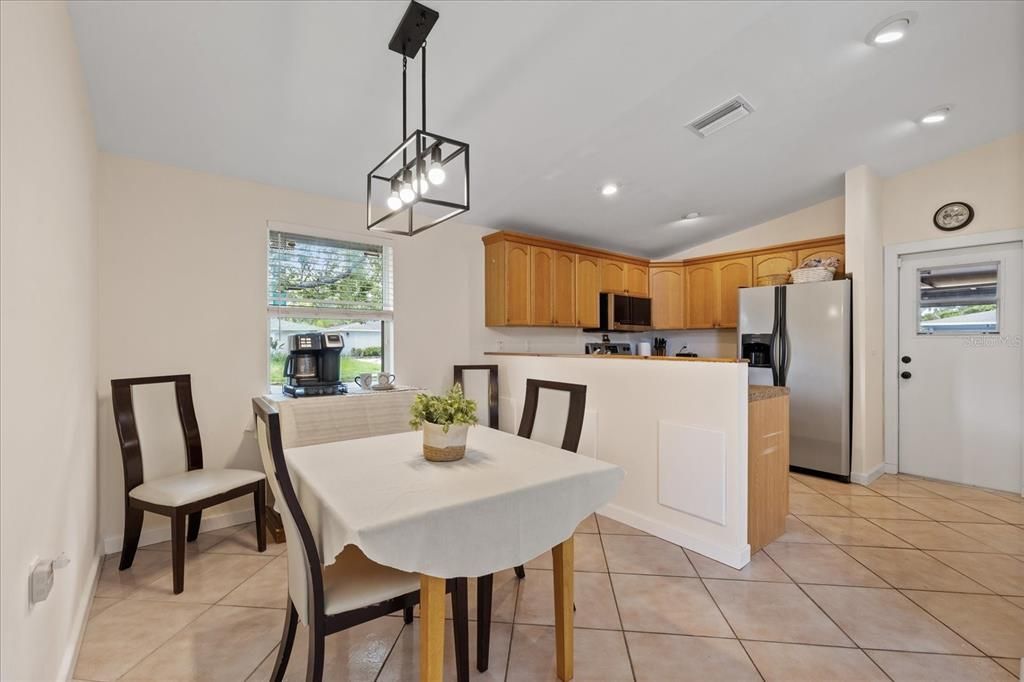 En Venta: $229,900 (2 camas, 2 baños, 1174 Pies cuadrados)