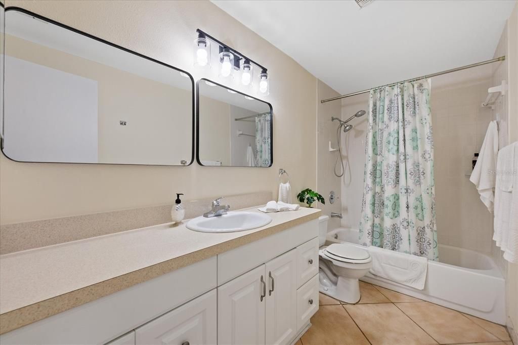 En Venta: $229,900 (2 camas, 2 baños, 1174 Pies cuadrados)