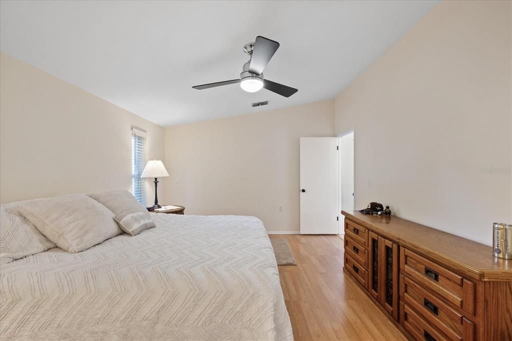 En Venta: $229,900 (2 camas, 2 baños, 1174 Pies cuadrados)