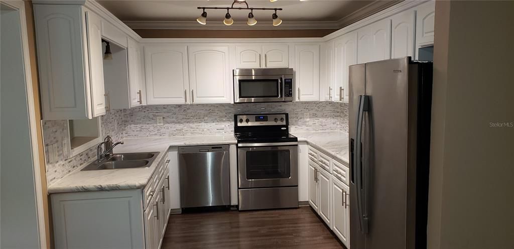 For Rent: $1,700 (2 beds, 2 baths, 1249 Square Feet)