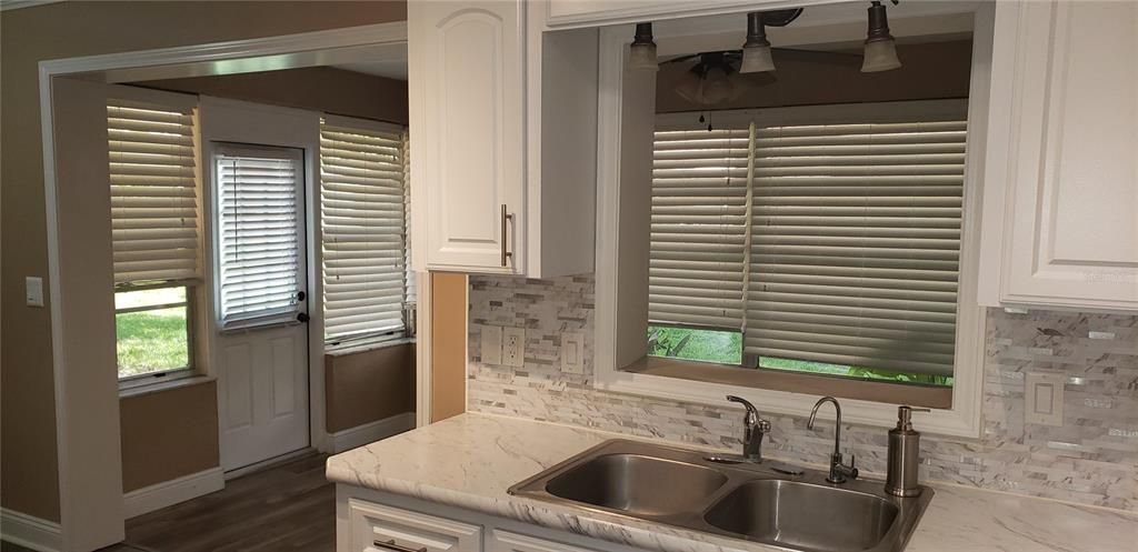 For Rent: $1,700 (2 beds, 2 baths, 1249 Square Feet)