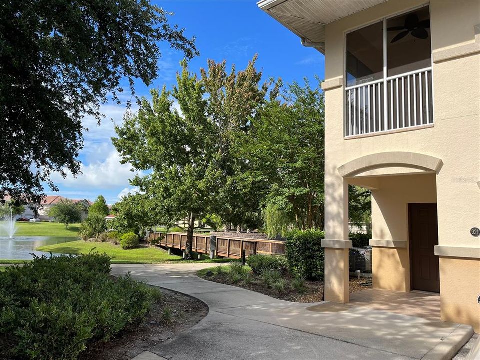 For Sale: $284,900 (2 beds, 2 baths, 1065 Square Feet)
