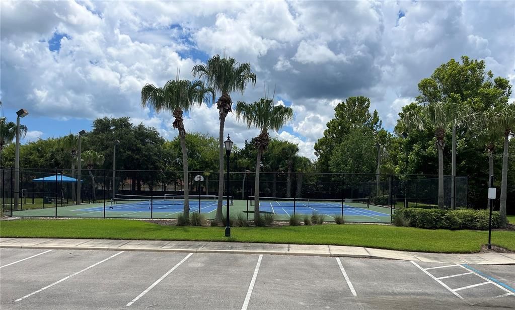 For Sale: $284,900 (2 beds, 2 baths, 1065 Square Feet)