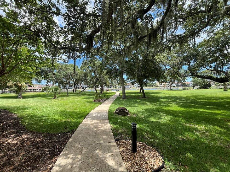 For Sale: $284,900 (2 beds, 2 baths, 1065 Square Feet)
