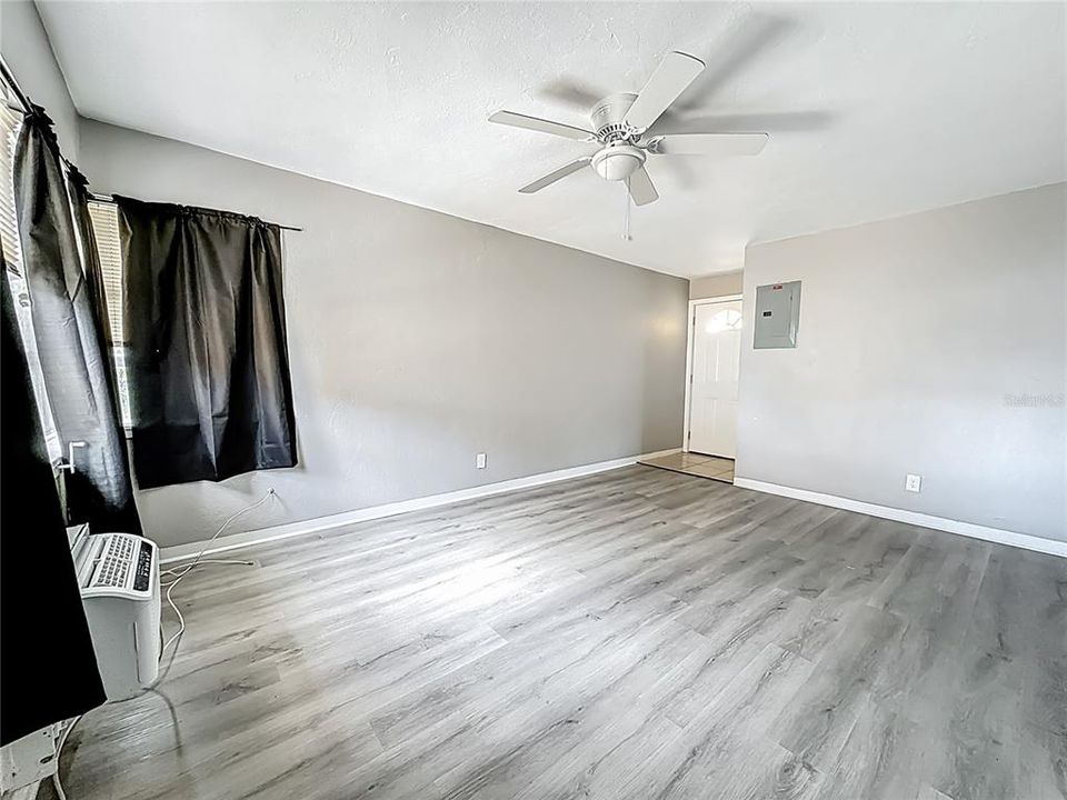 For Rent: $1,875 (1 beds, 1 baths, 750 Square Feet)